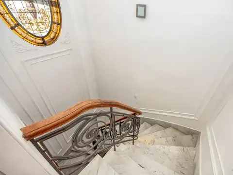 Casa 6 ambientes con 2 baños