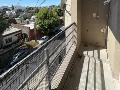 DEPARTAMENTO DOS AMBIENTES CON COCHERA EN VENTA