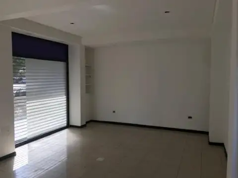 LOCAL + COCHERA (SGTO CABRAL-RAMOS MEJÍA)