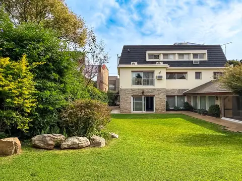 Casa 7 ambientes con 6 baños