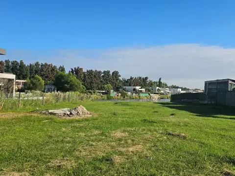 Lote en venta a laguna La Calesa, Pilará