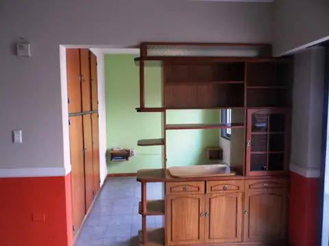 HERMOSO, AMPLIO Y SUPER LUMINOSO MONOAMBIENTE.