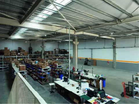 Galpon en Alquiler A Estrenar