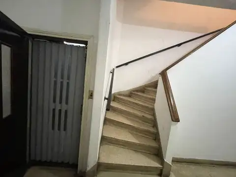 Departamento 8 ambientes con 4 baños