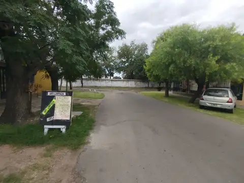 VENTA CASA 2 AMBIENTES LLAVALLOL PATIO COCHERA