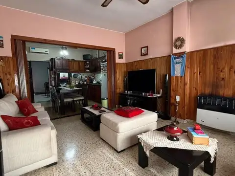 Casa 3 ambientes con 2 baños