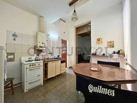 Almafuerte 1000, Piso 0