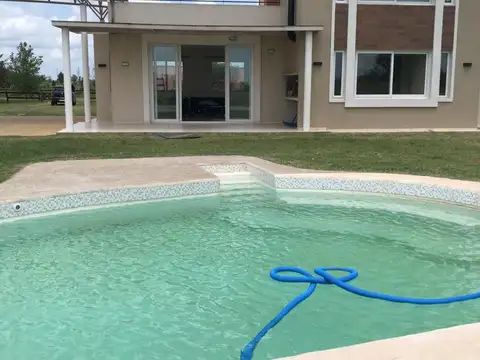 Quinta en Alquiler en Chacras de la Trinidad, USD 1.000