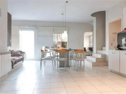 Casa en venta Urca 4 dormitorios 3 baños 2 cocheras con pileta