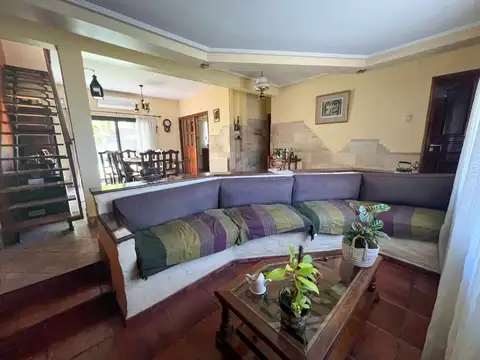 CASA 5 AMBIENTES CON JARDIN Y PILETA JOSÉ MÁRMOL