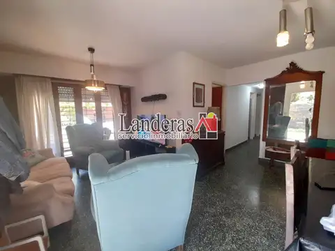Casa en Venta con 3 cocheras
