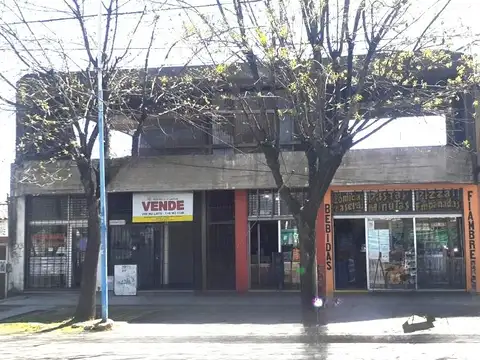 En Venta 3 Locales + departamento en Escobar