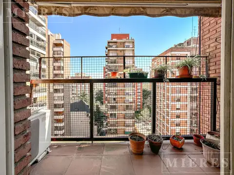 Departamento en venta de 3 ambientes en Acassuso, muy bien ubicado en el centro comercial