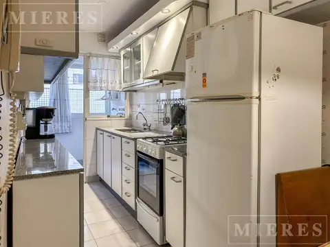 Departamento en venta de 3 ambientes en Acassuso, muy bien ubicado en el centro comercial