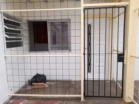 Depto Tipo Casa en Alquiler de 3 ambientes