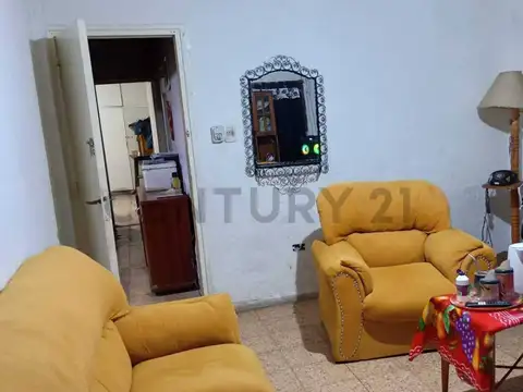 Casa 4 ambientes con 1 baño