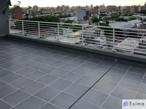 Departamento nuevo, con amplio balcón en Abasto