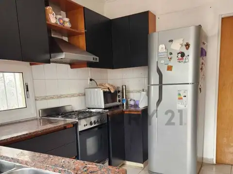 57 entre 27 y 28 , Piso 0