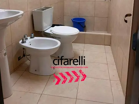 Local | Galpon | Oficinas | 2 plantas