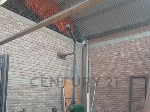 Cenrury21Lopez vende Galpon en a 1 cuadra de calle Maza en Gutierrez, Maipú                 ...