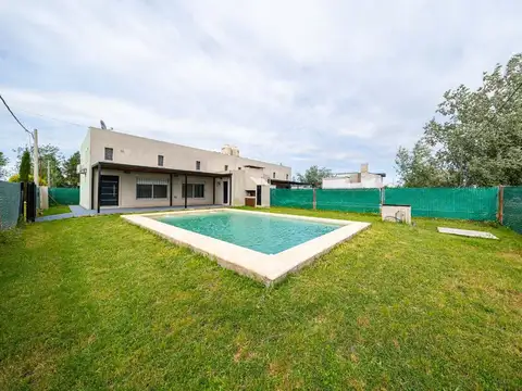 Casa en venta 2 dormitorios con pileta
