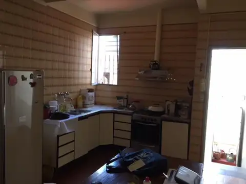 Local con vivienda  en Venta