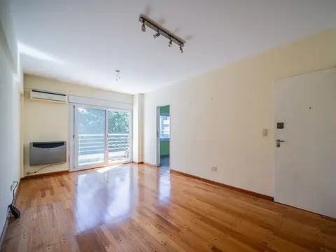 Alquiler Anual  Depto 2 amb con cochera Vte López