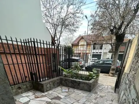 Depto Tipo Casa en Venta con 1 cocheras