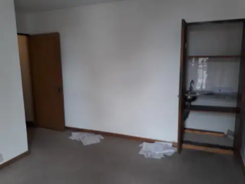 Oficina en Venta en Plaza Moreno, USD 15.000