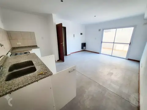 Obligado 100, Piso PB