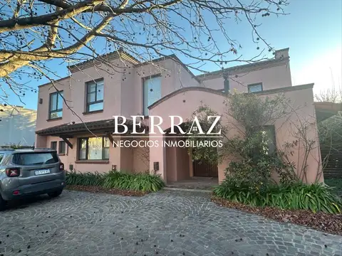 Casa Venta 4 Dormitorios Barrio St Matthew´s Lote de 870 m2 Pilar