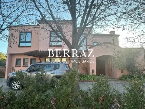 Casa Venta 4 Dormitorios Barrio St Matthew´s Lote de 870 m2 Pilar