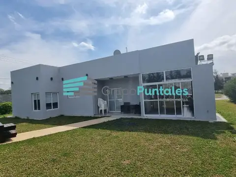 Casa 4 ambientes con 20 baños