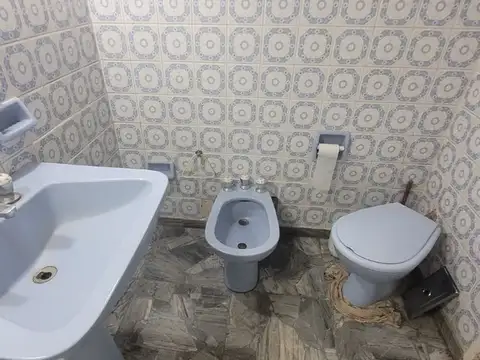 Casa 3 ambientes con 1 baño