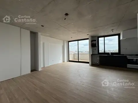 Exc. Semipiso de 1 Amb. al Contrafrente, Divisible con Balcón o Terraza Propia