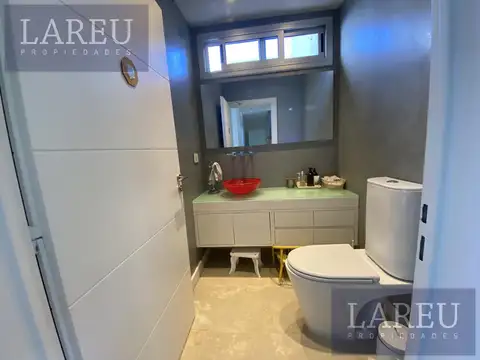 Casa en Venta con renta - en La Lomada De Pilar