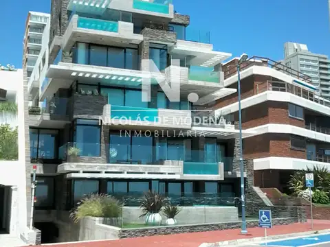 Penthouse en primera fila Puerto, Punta del Este
