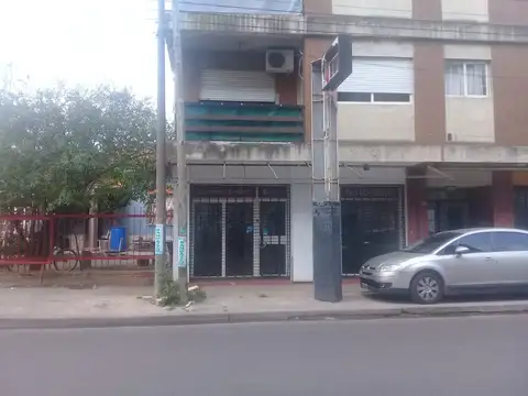 Excelente Local 42 m2 s/ Jose Maria Campos