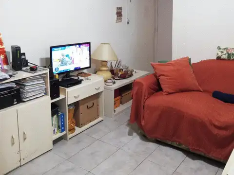 EXCELENTE MONOAMBIENTE C/COCINA SEPARADA EN MUY BUEN ESTADO