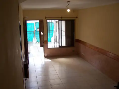 Moreto 1637 e/ Monte y Primera Junta