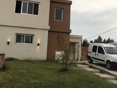 CASA 4 AMBIENTES EN COMPLEJO "CASAS DE SAN PATRICIO".  contacto 