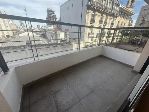Departamento monoambiente con balcón al frente. Apto Profesional 