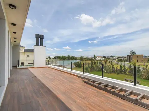 Casa en Venta en Countries y Barrios Cerrados en Esteban Echeverria, USD 460.000