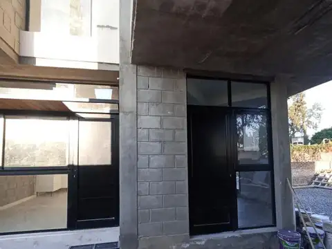 Dúplex en venta de 2 dormitorios c/ cochera en Guadalupe