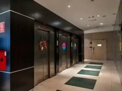 Oficina en Alquiler con 20 cocheras