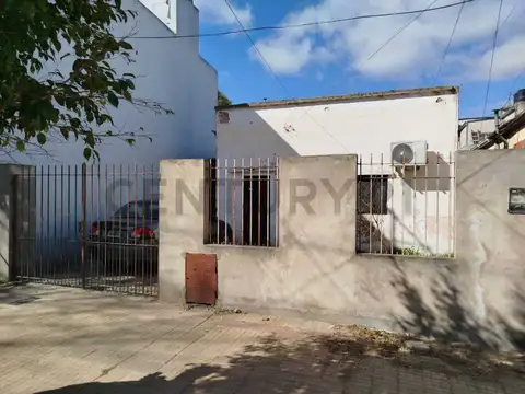 Casa en Venta a reciclar. Calle 36 entre 22 y 23.