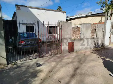 Casa en Venta a reciclar. Calle 36 entre 22 y 23.