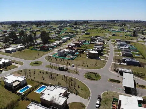 San Eduardo, Pilar del Este