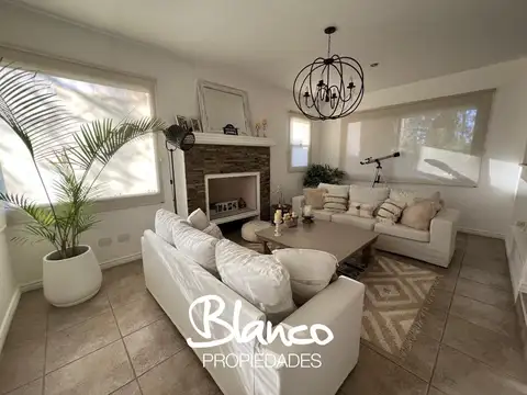 Casa 4 ambientes con 4 baños