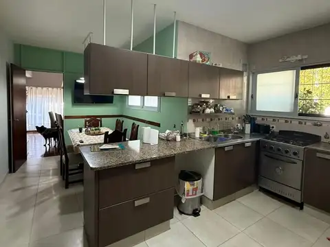 Casa en  5 ambientes jardin barrio parque villa martelli
